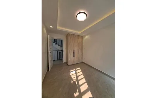Five bedrooms for Rentals in 