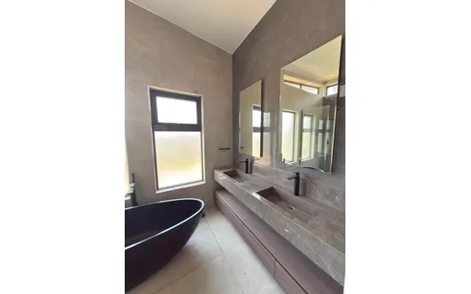Five bedrooms for Rent in Nairobi