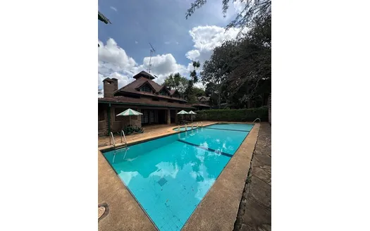 Five bedrooms for Rent in Kenyatta Road