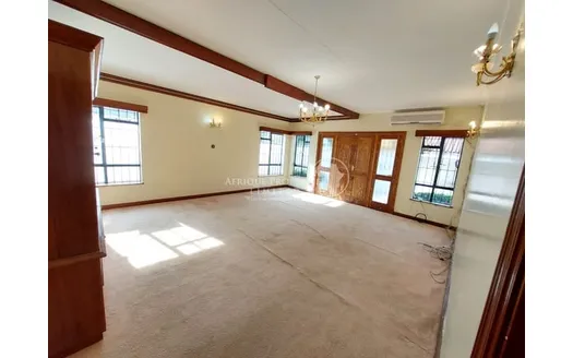 Five bedrooms for Rentals in 
