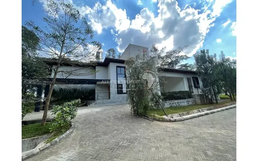 Five bedrooms for Sale in Nairobi