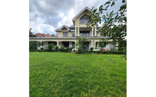 Five bedrooms for Sale in Nairobi