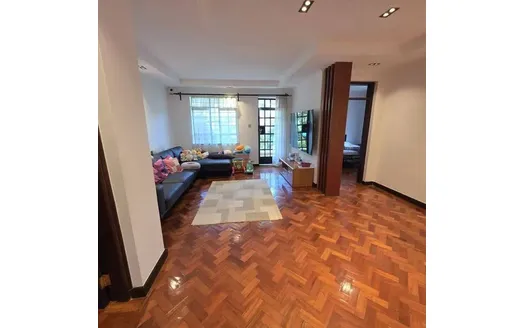 Five bedrooms for Sale in Nairobi