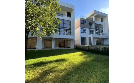 Five bedrooms for Sale in Nairobi