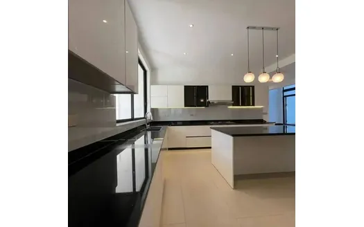 Five bedrooms for Sale in Nairobi