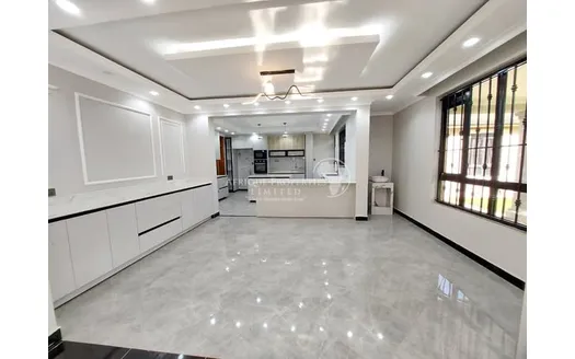 Five bedrooms for Sale in Nairobi