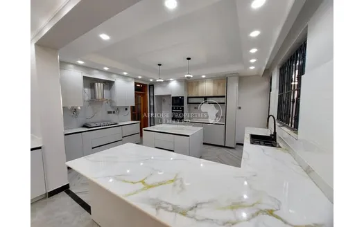 Five bedrooms for Sale in Nairobi