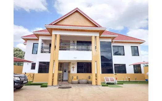 Five bedrooms for Sale in Mwitingiri