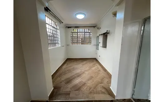 Four bedrooms for Rent in Kenyatta Road