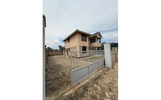 Four bedrooms for Rent in Rungiri