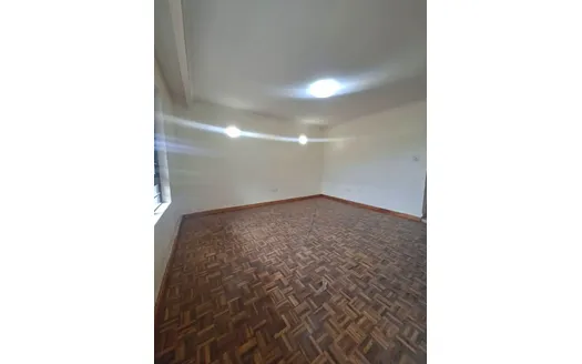 Four bedrooms for Sale in Rungiri