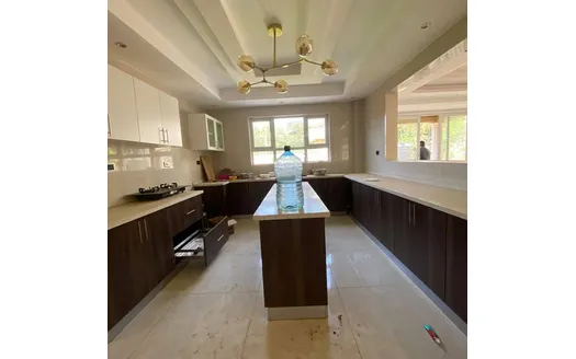 Six bedrooms for Rent in Nairobi