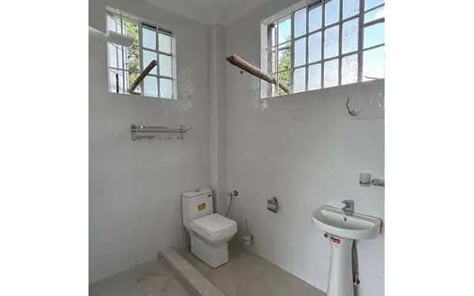 Six bedrooms for Rentals in Nairobi