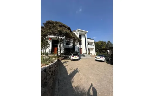 Six bedrooms for Sale in Nairobi