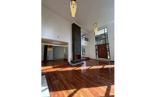 Six bedrooms for Sale in Nairobi