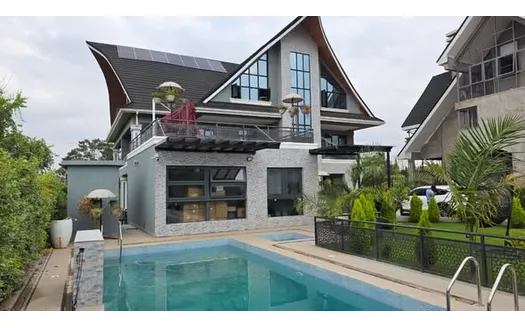 Six bedrooms for Sale in Ruiru