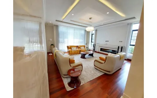 Six bedrooms for Rentals in Nairobi