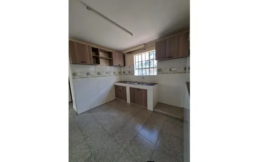 Three bedrooms for Rentals in Rungiri