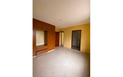 Three bedrooms for Rent in 