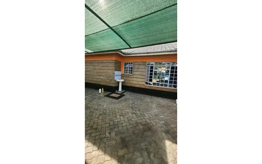 Three bedrooms for Rentals in Rungiri