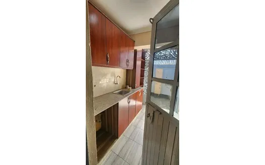 Three bedrooms for Rentals in Rungiri