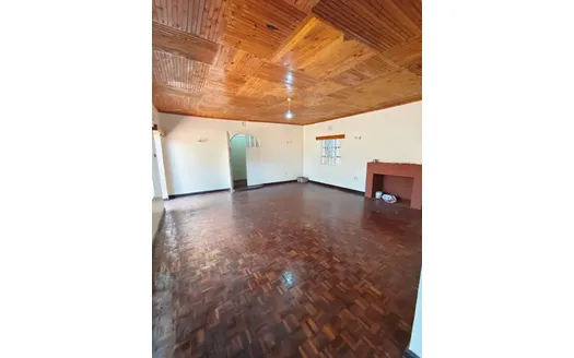 Three bedrooms for Rent in 