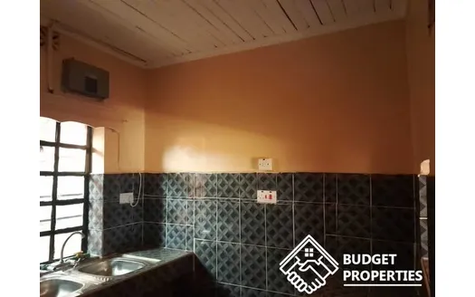 Three bedrooms for Rentals in 