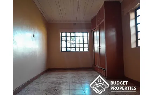 Three bedrooms for Rentals in 