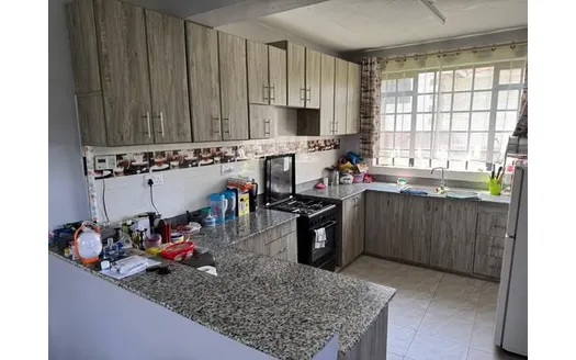 Three bedrooms for Sale in Rungiri