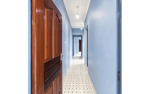 Three bedrooms for Rentals in Kenyatta Road