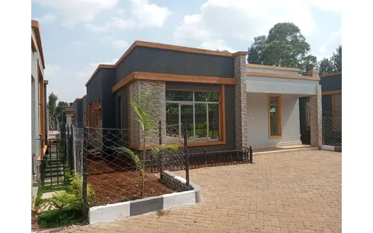 Three bedrooms for Rent in Ngenda